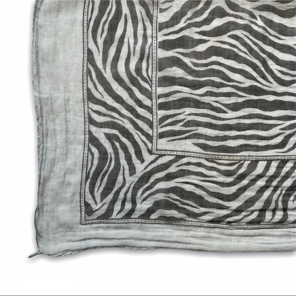Large Vintage Zebra Print Scarf - Picture 5 of 7